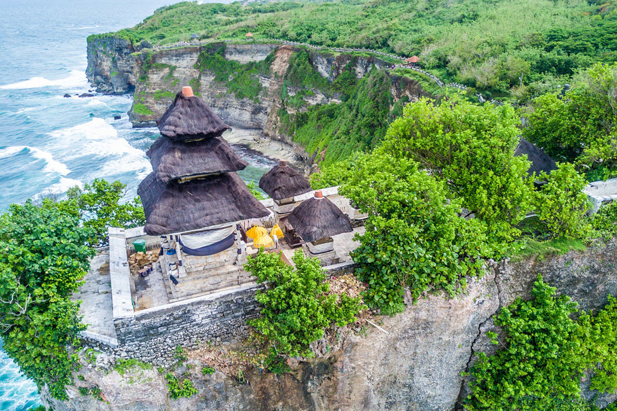 Bali, Indonesia tấp nập trở lại với dòng khách du lịch đại chúng